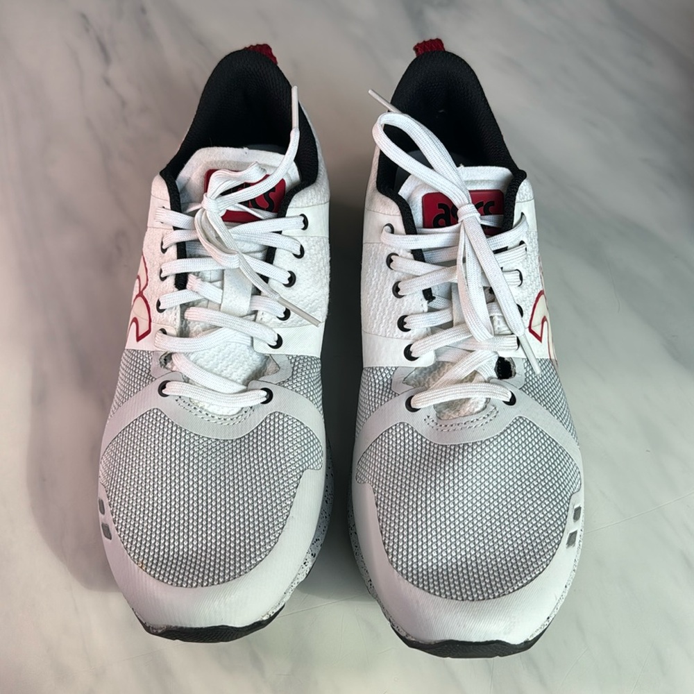 Women’s Size 8 ASICS Sneakers